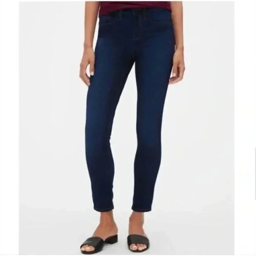 Cabi Dark Wash Mid Rise Skinny Jeans 4 #3040